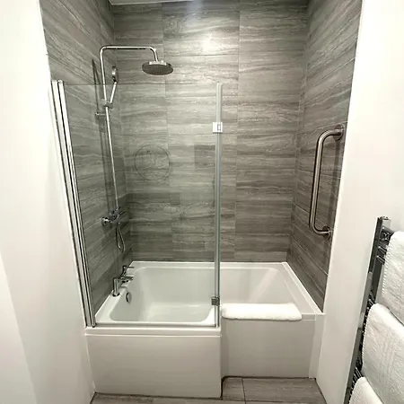 Beechtree Cottage, Cairngorm Suite, Kirkmichael-2